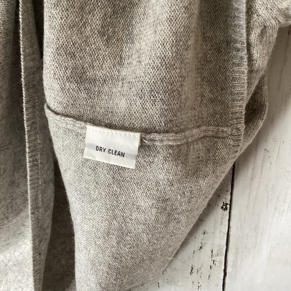 Saks Fifth Avenue Gray Cashmere Silver Sequin Shortsleeve Cropped Sweater Medium - Picture 4 of 6